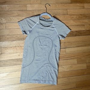PERFECT CONDITION- Lulu Swiftly Tech tee, size 4